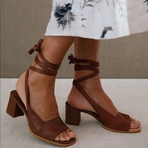 NWT ALOHAS Lille brown wrap block heel